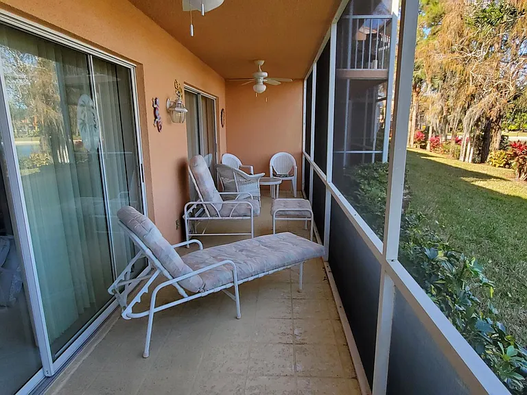 2300 Hidden Lake Dr #7 — Photo 8