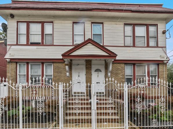 213 Maple Ave Floor 1