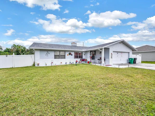 582 SE Floresta Drive, Port St Lucie, FL 34983