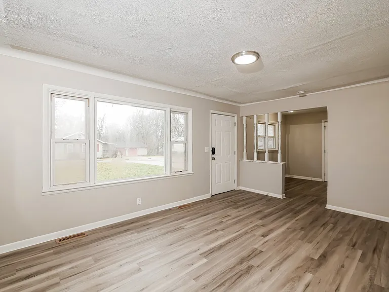 496521_018_living_room_13524925.jpg