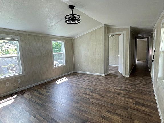 4th image of 433 Capricorn Dr