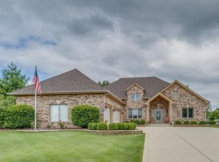 200 Cambridge Ct, Oswego, IL