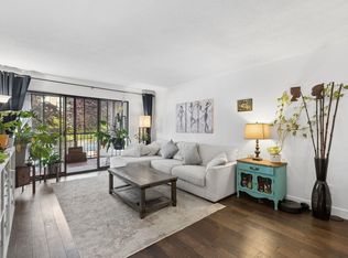 127 E 4th St #201, North Vancouver, BC V7L 1H7