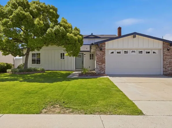 9633 Lutheran Way, Santee, CA 92071