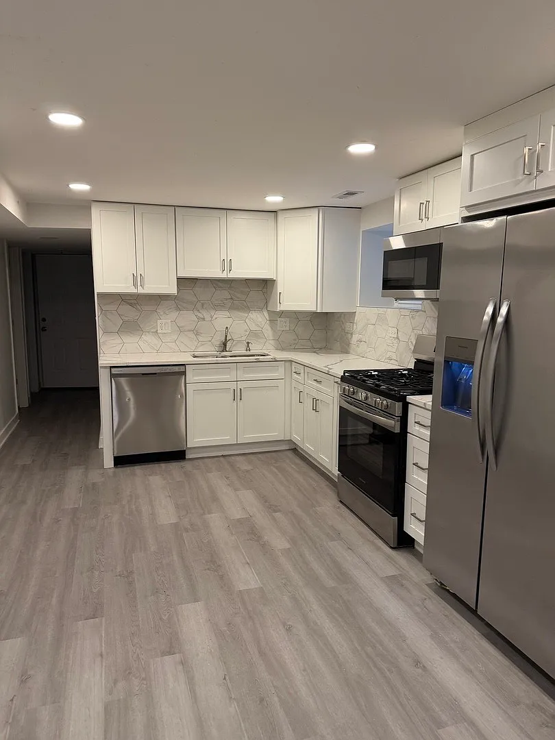 3 bed, 1430 sqft, $2,200 — Photo 2