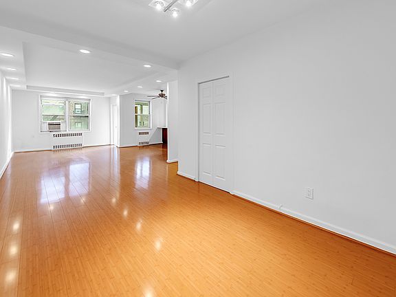 4th image of 68-61 Yellowstone Blvd #520