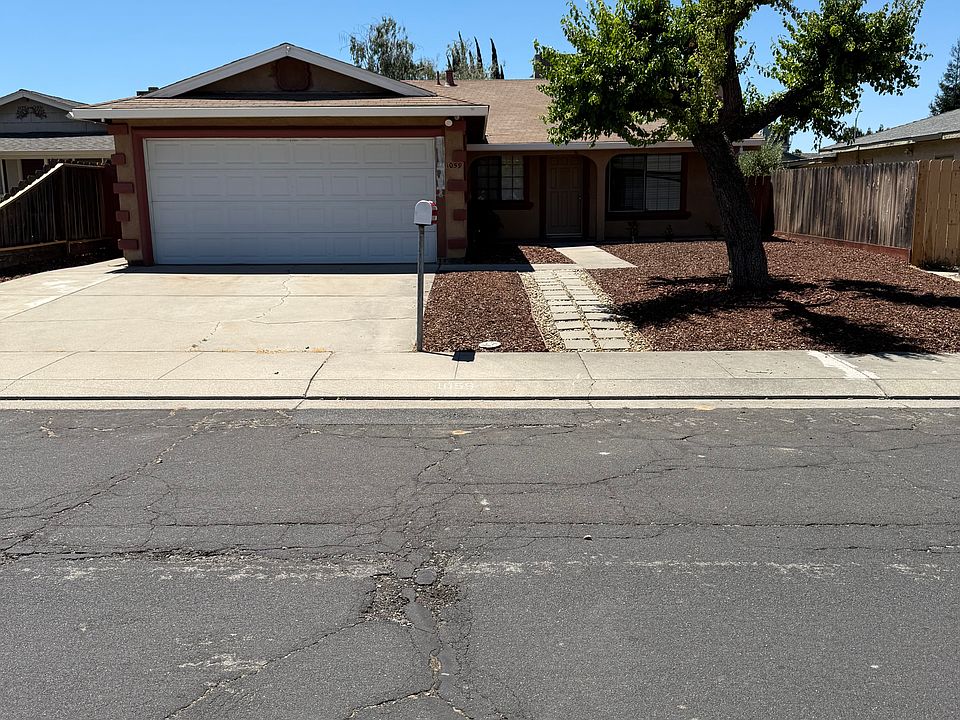 1st image of 1059 Dill Way