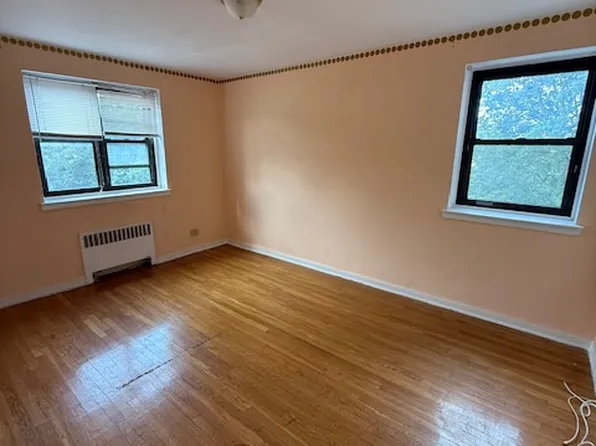 2821 Kings Highway image 9 of 18