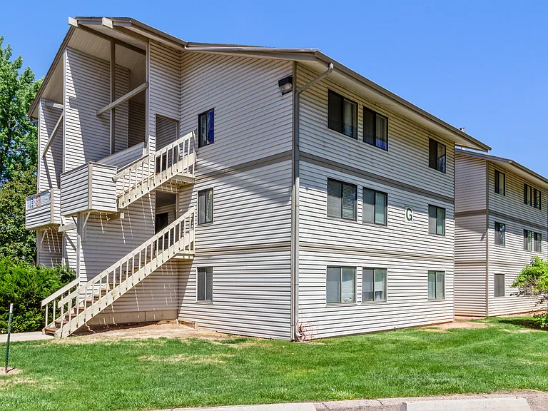 1705 Heatheridge Rd #G202 — Photo 12