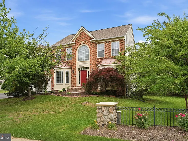 6355 Willowfield Way — Photo 2