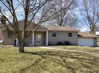 404 S Juliana St, Mackinaw, IL