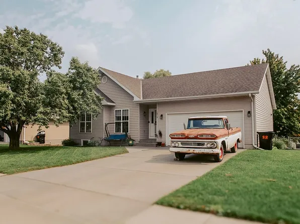 1015 Sycamore St, Wayne, NE 68787