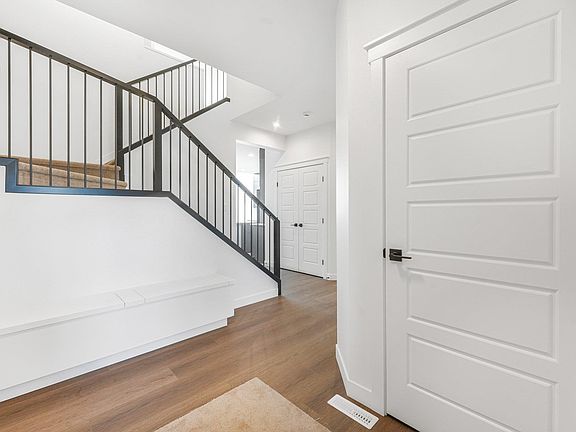 5th image of 511 157th Ave NW