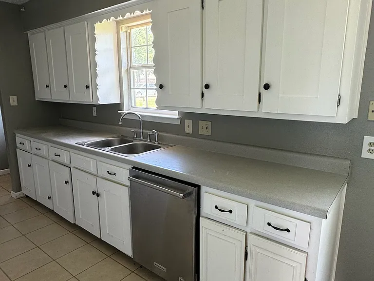 1018 N Powell Pkwy — Photo 3