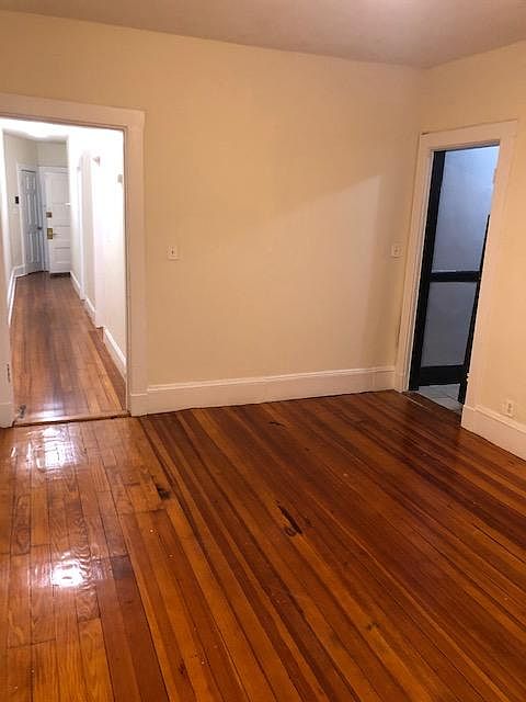 1st image of 132.5 Oxford St #3