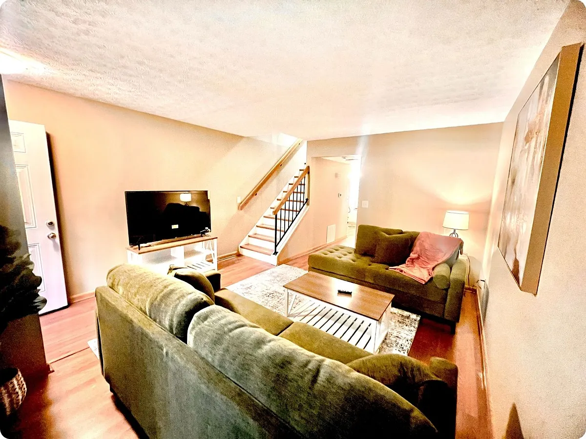 Living Room - 4319 Frontenac Dr