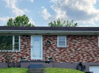 1406 Maple St, Flatwoods, KY 41139