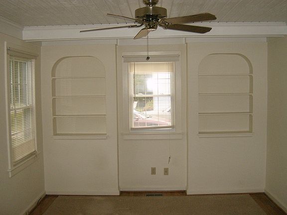 4th image of 12 Newport Ave