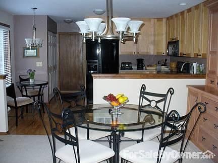 Dining/Kitchen.
						:
						New light fixtures.