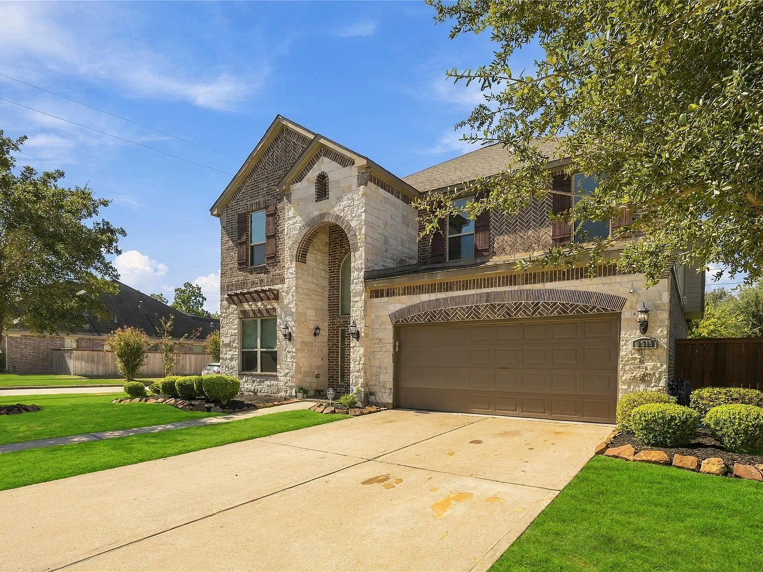 4 bed, 3.5 bath, 2875 sqft, $3,000 — Photo 2