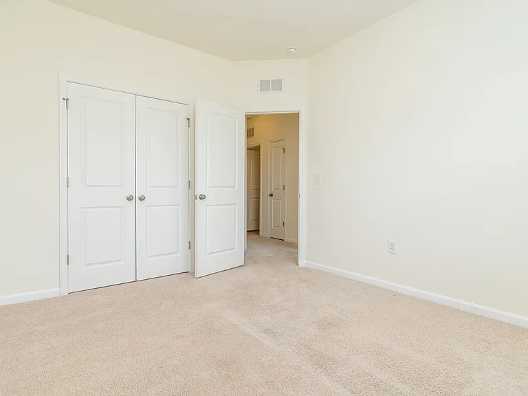 1004 Historic Cir — Photo 15