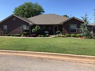 1st image of 107 Elmwood Cir