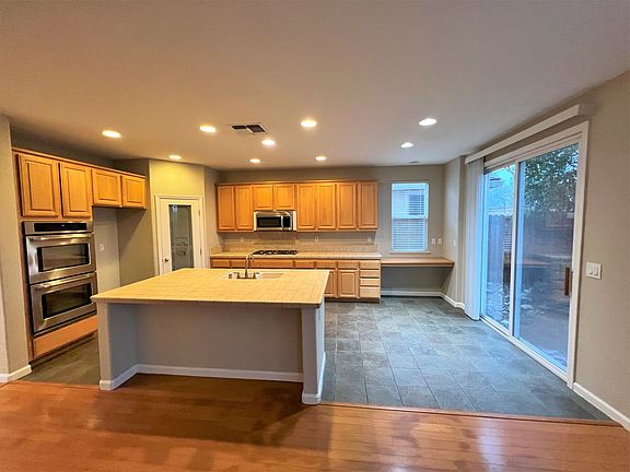 5th image of 2660 McCloud Way