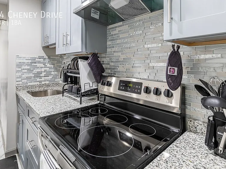 64 Cheney Dr — Photo 3
