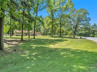 2260 Castle Lake Dr, Tyrone, GA 30290