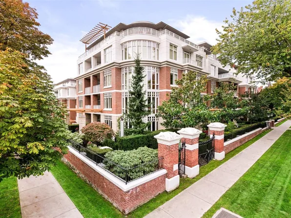 999 Burdett Ave #402, Victoria, BC V8V 3G7