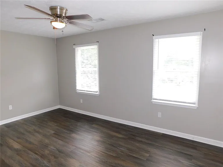 2775 New South Dr — Photo 12