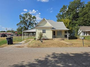 904 E 7th St, Shawnee, OK 74801
