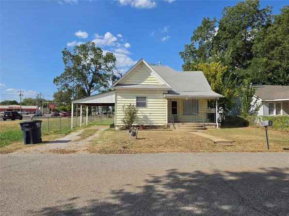 904 E 7th St, Shawnee, OK 74801