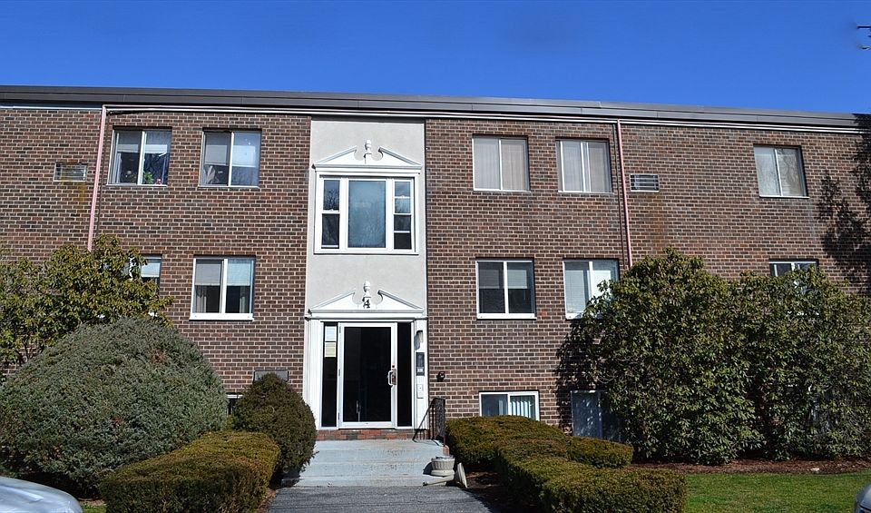 1st image of 4 Universal St APT 12