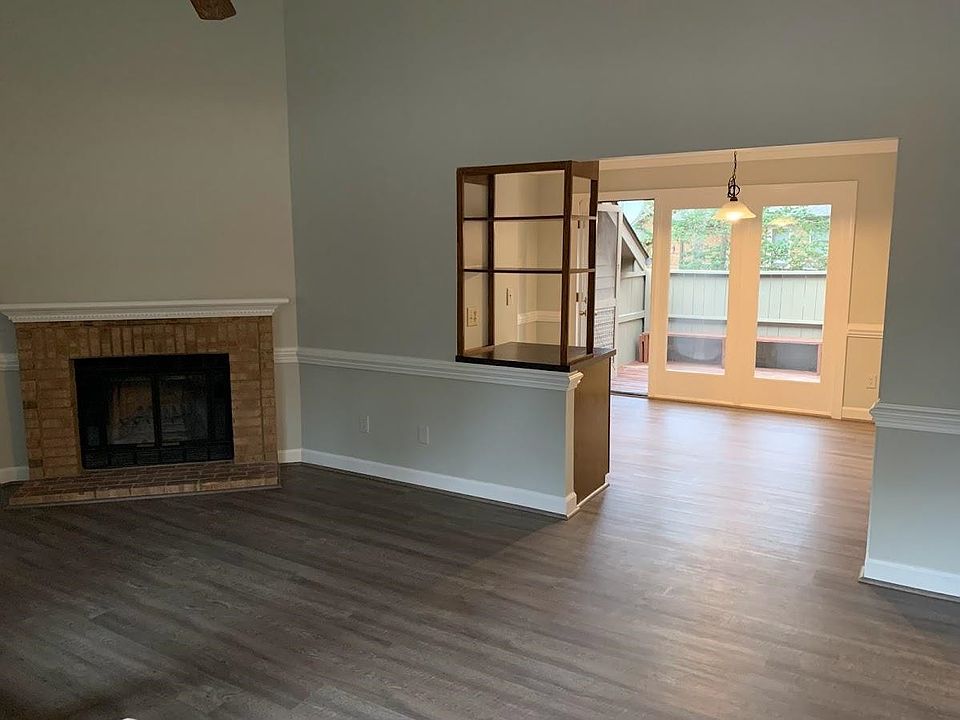 2nd image of 300 W Woodcroft Pkwy APT 35B