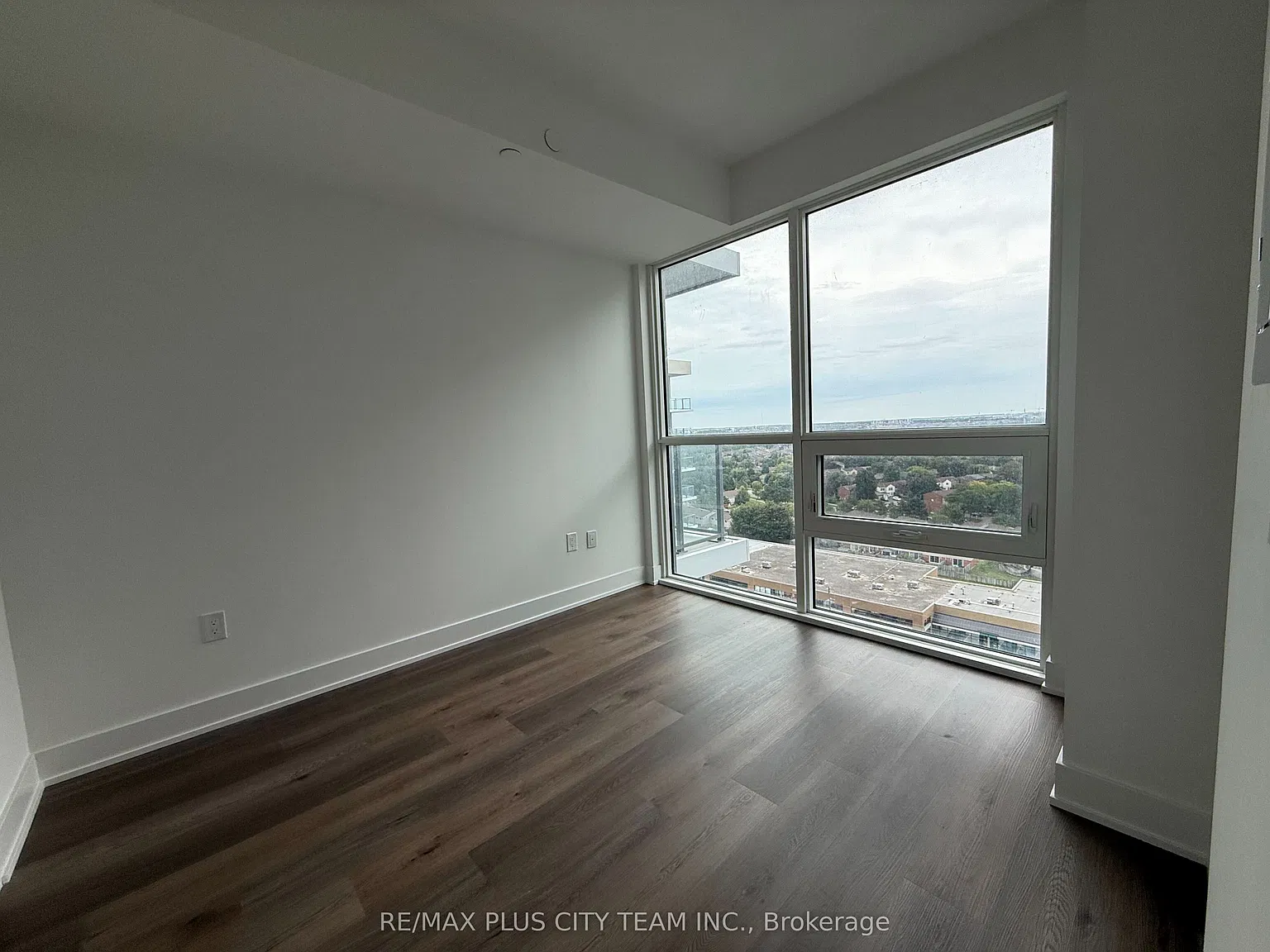 2 bed, $2,200 — Photo 4