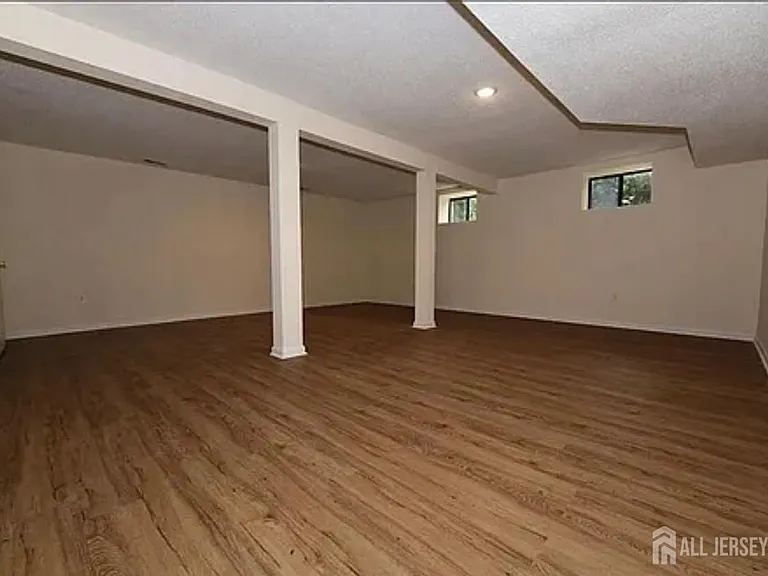 1502 Edison Glen Ter — Photo 4