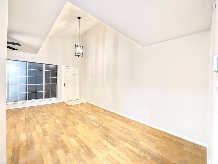 2507 Montrose Blvd #49 — Photo 4