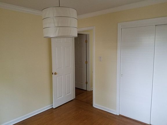 5th image of 1292 Marguerite St