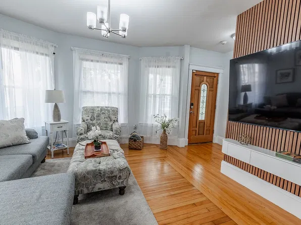 122-124 Beacon Hill Ave Unit 1, Lynn, MA 01902