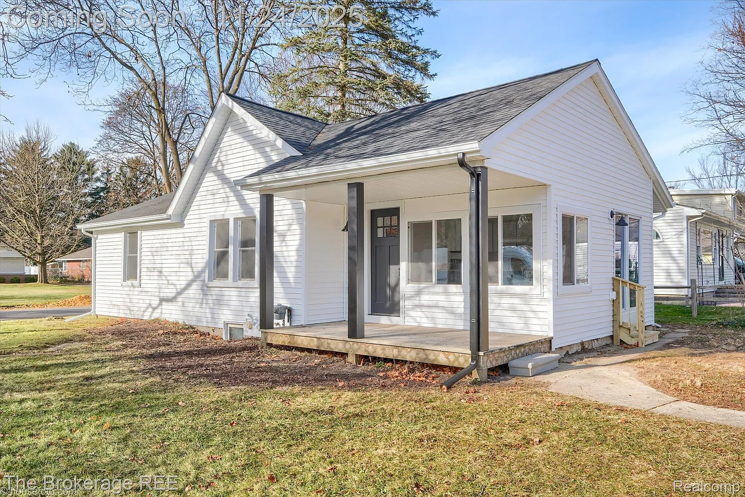 1684 Liberty St photo 1