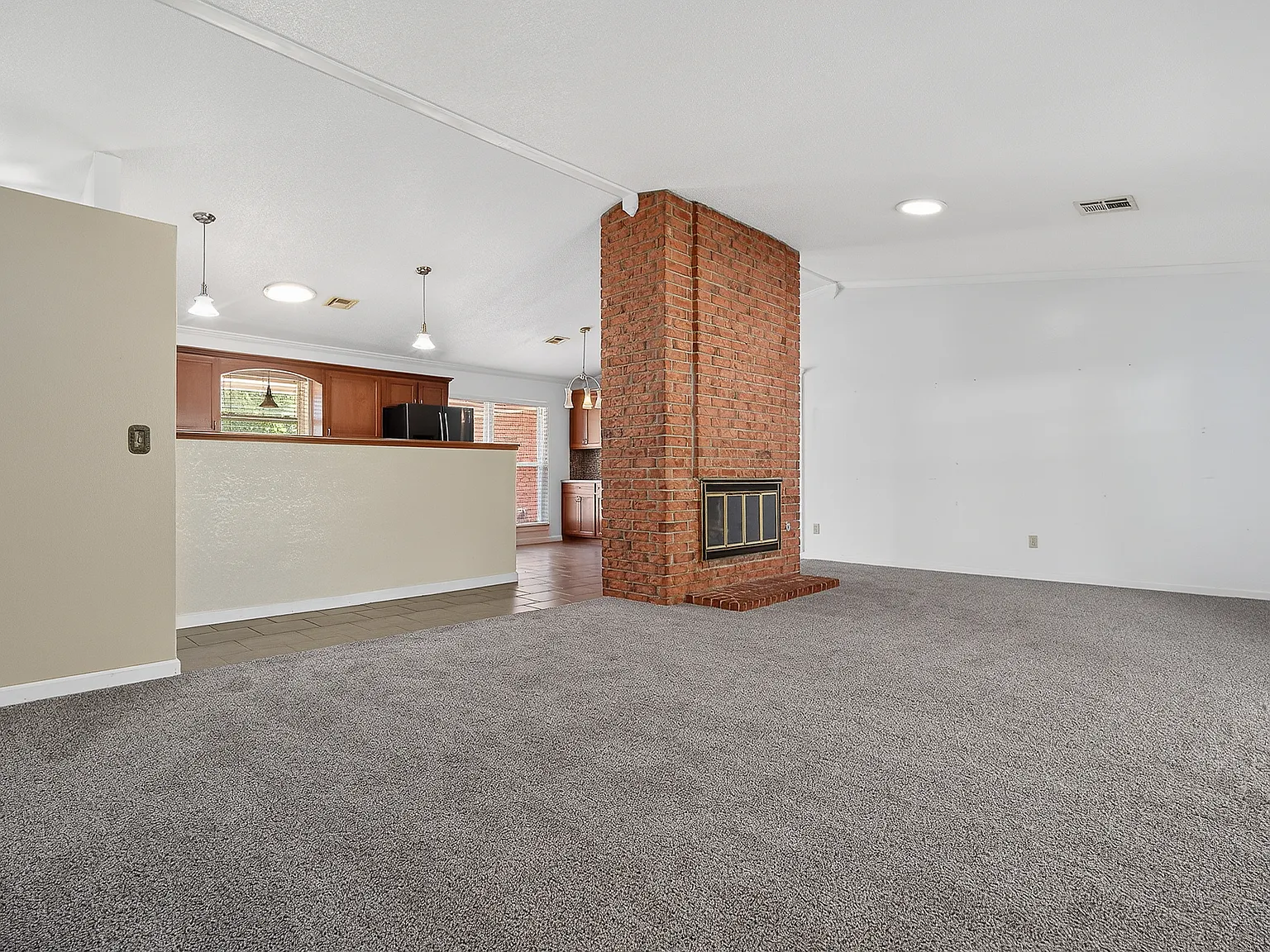 4 bed, 1843 sqft, $1,695 — Photo 3