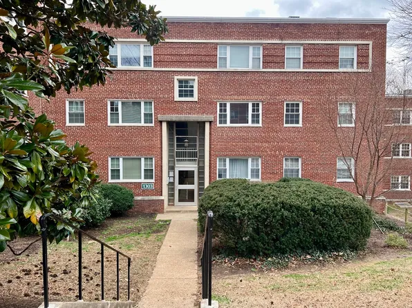1303 N Ode St APT 214, Arlington, VA 22209