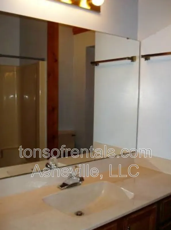 3 bed, 2.0 bath, 1580 sqft, $2,250 — Photo 4