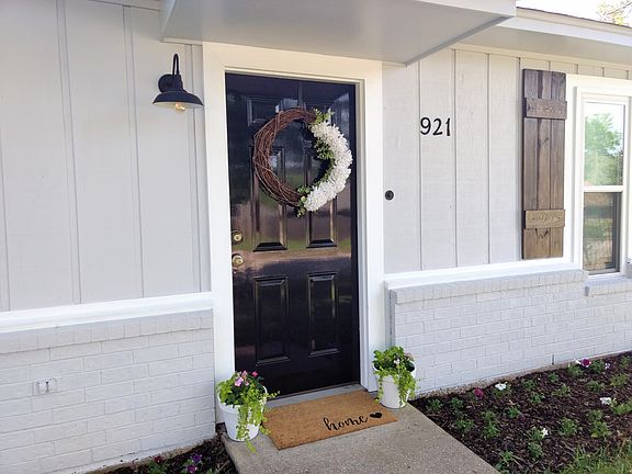 5th image of 921 Shumard Oak St