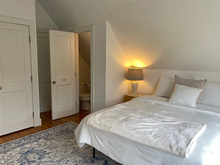 33 Copse Rd #B — Photo 8