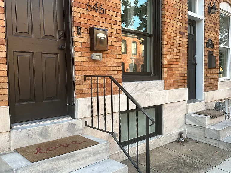 646 S Curley St — Photo 1