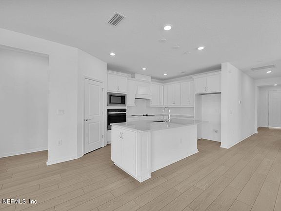 4th image of 3429 AMERICANA Drive