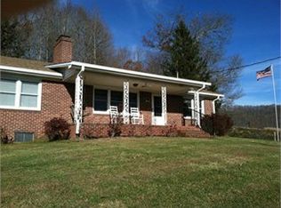 883 Soloman Rd, Mouth Of Wilson, VA 24363