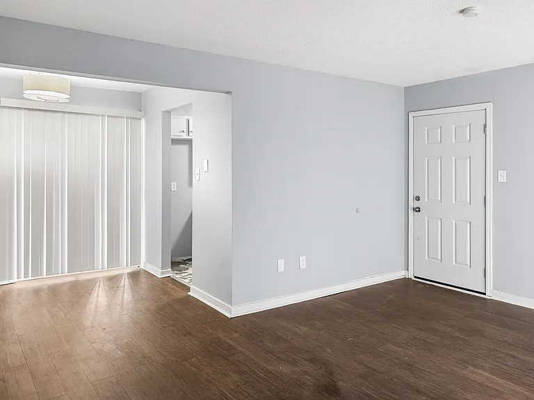 225 W McDowell Rd — Photo 32